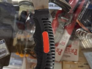 MARTILLO PEQUEÑO CON MANGO ANTIDESLIZANTE