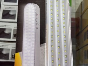 LUZ DE EMERGENCIA RECARGABLE 60 LED ORYX