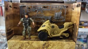 JUGUETE SET MILITAR CON MOTO Y ACCESORIOS