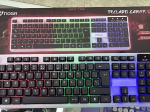 TECLADO A CABLE GAMER CON LUZ LED