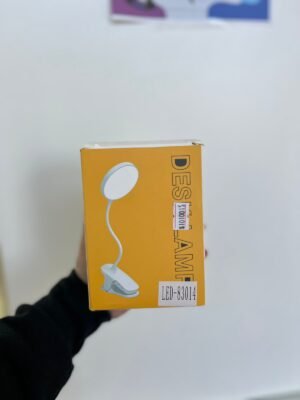 lampara blanca con pinza