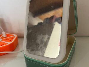 JOYERO CON ESPEJO Y LUZ LED