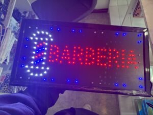 CARTEL COMERCIAL "BARBERIA" 48 x 25