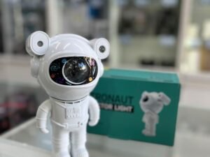 PROYECTOR ASTRONAUTA GRANDE CON PARLANTE BLUETOOTH