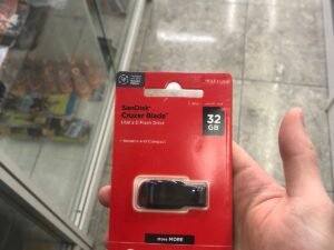 WhatsApp Image 2025-09-15 at 3.59.39 PM PENDRIVE 32 GB