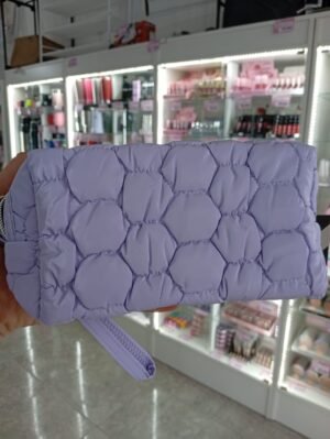 WhatsApp Image 2025-09-18 at 6.03.13 PM (2) PORTA COSMETICO TELA PUFFER