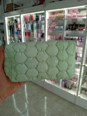 WhatsApp Image 2025-09-18 at 6.03.14 PM PORTA COSMETICO TELA PUFFER