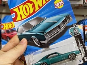 WhatsApp Image 2025-09-20 at 4.26.52 PM (1) AUTOS HOT WHEELS COLECCIONABLES DIF MODELOS