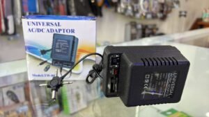 WhatsApp Image 2025-09-20 at 4.26.56 PM (3) CARGADOR UNIVERSAL C / MEDIDOR VOLTAJE