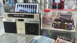 WhatsApp Image 2025-09-21 at 1.08.57 PM RADIO RECARGABLE C / PANEL SOLAR USB / MP3 / LUZ RGB