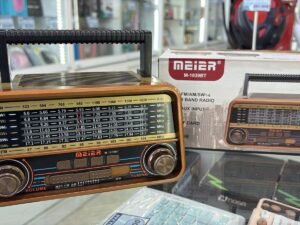 RADIO MEIER MODELO VINTAGE PREMIUM RECARGABLE FM / AM / MP3 / TARJETA SD