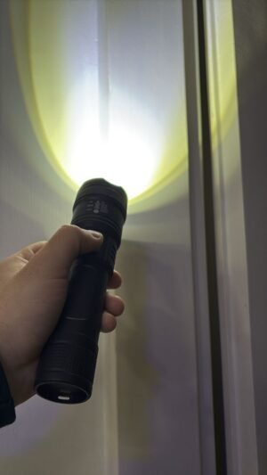 LINTERNA LED RECARGABLE DIFERENTES LUCES