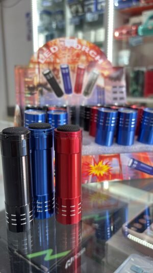 LINTERNA DE METAL A PILAS PEQUEÑA 9 LED