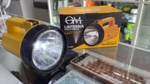LINTERNA BUSCA HUELLAS 300 LUMENES