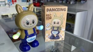 MUÑECO BAILARIN LABUBU C / LUCES A PILA