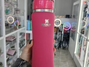 WhatsApp Image 2025-09-23 at 6.54.59 PM (2) BOTELLA STANLEY CON PICO 750 ML