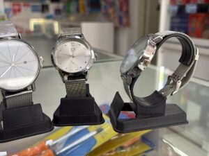 WhatsApp Image 2025-10-03 at 3.20.28 PM RELOJES ANALOGICOS DIFERENTES MODELOS