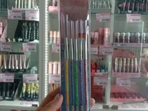 WhatsApp Image 2025-10-07 at 6.09.13 PM (2) BROCHAS X5 PARA UÑAS