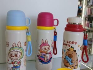 WhatsApp Image 2025-10-25 at 12.30.59 PM BOTELLA TERMICA C/ TAZA Y CUERDA