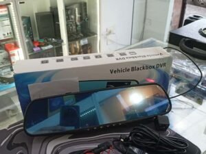 KIT DE CAMARA DVR P/ COCHE C/ PANTALLA DE 4,3" 1080P