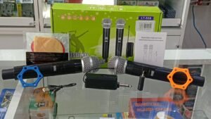 WhatsApp Image 2025-11-06 at 4.33.20 PM MICROFONO INALAMBRICO X2 CON PANTALLA LED RECARGABLE