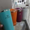 VASO STANLEY CON PARLANTE DIF COLORES