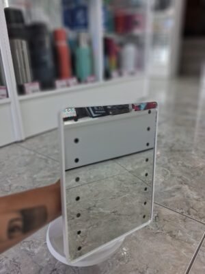 ESPEJO DE MAQUILLAJE CON LUCES LED Y PANTALLA TACTIL